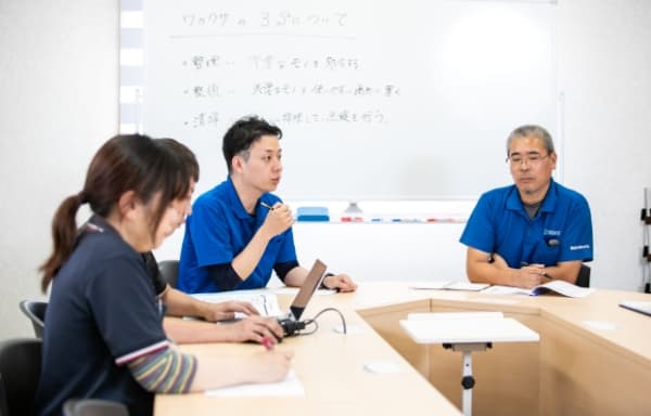 品質会議の様子をうつした写真